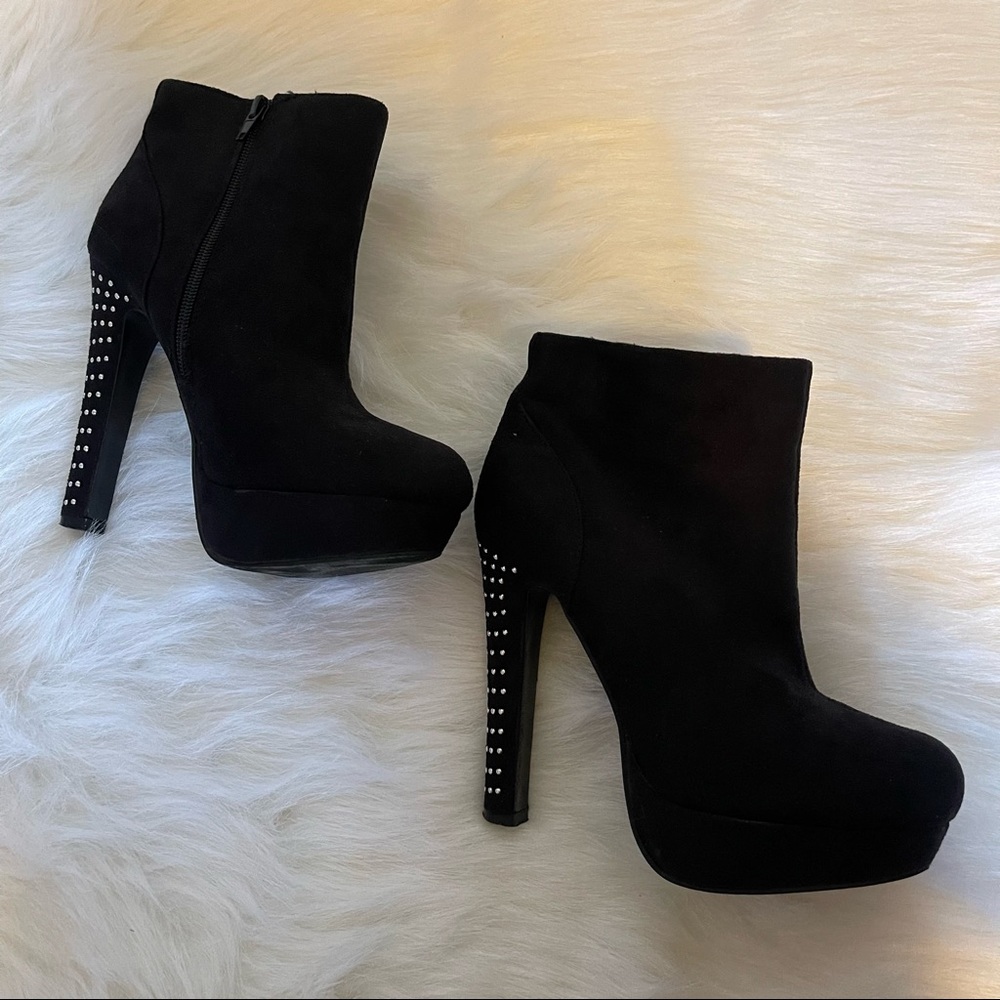 Black boots / heels with sequins size 7 1/2